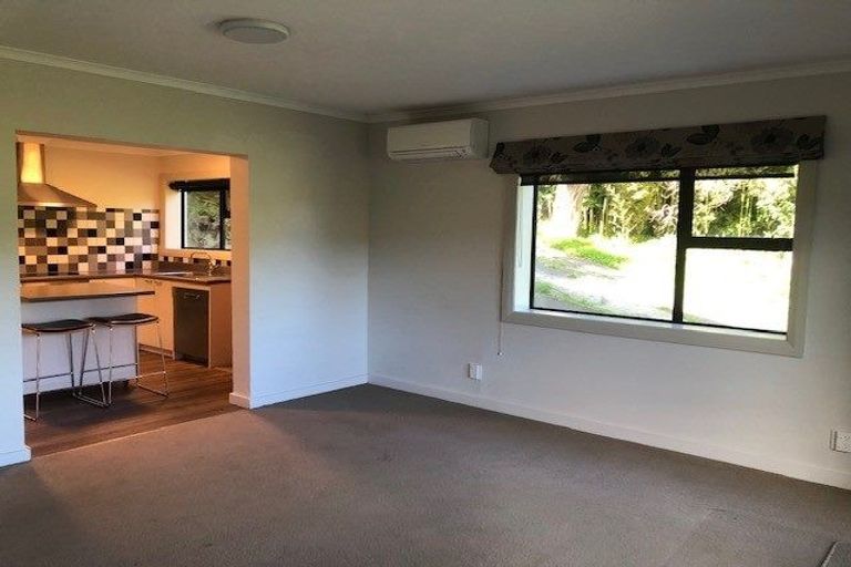 Photo of property in 2/37 Singers Road, Korokoro, Lower Hutt, 5012
