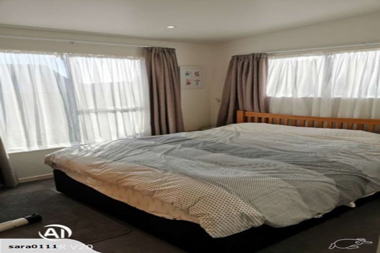 Photo of property in 17a Kingsbridge Place, Newlands, Wellington, 6037