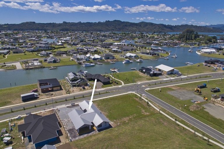 Photo of property in 22 Awatea Drive, Whitianga, 3510