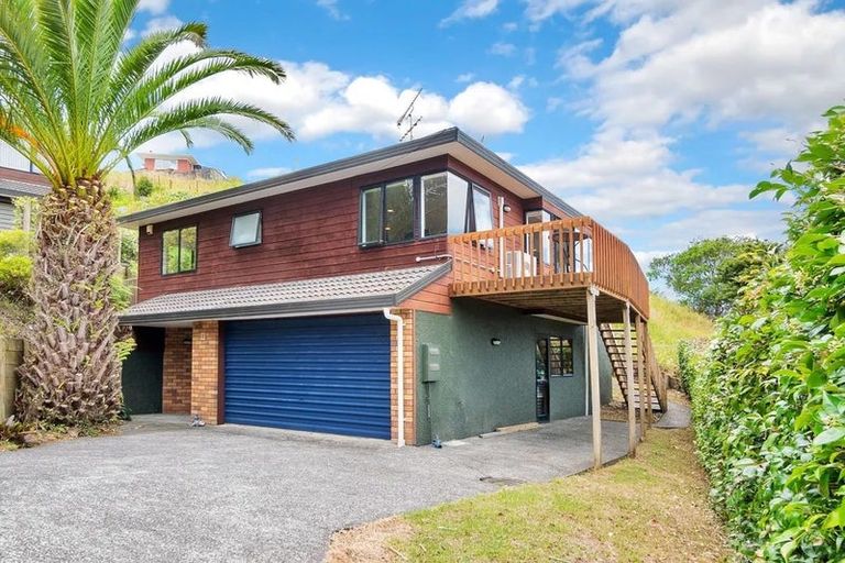 Photo of property in 4/6 Honeysuckle Lane, Mairangi Bay, Auckland, 0630