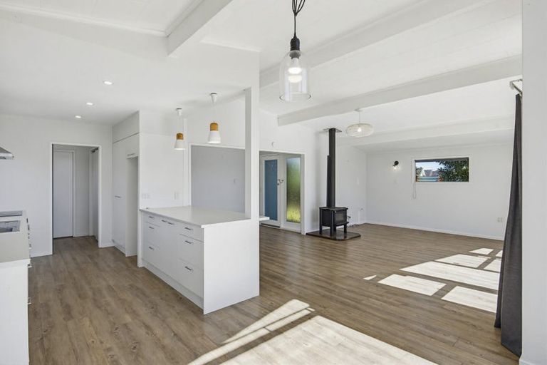 Photo of property in 32 Sylvan Avenue, Waikanae, 5036