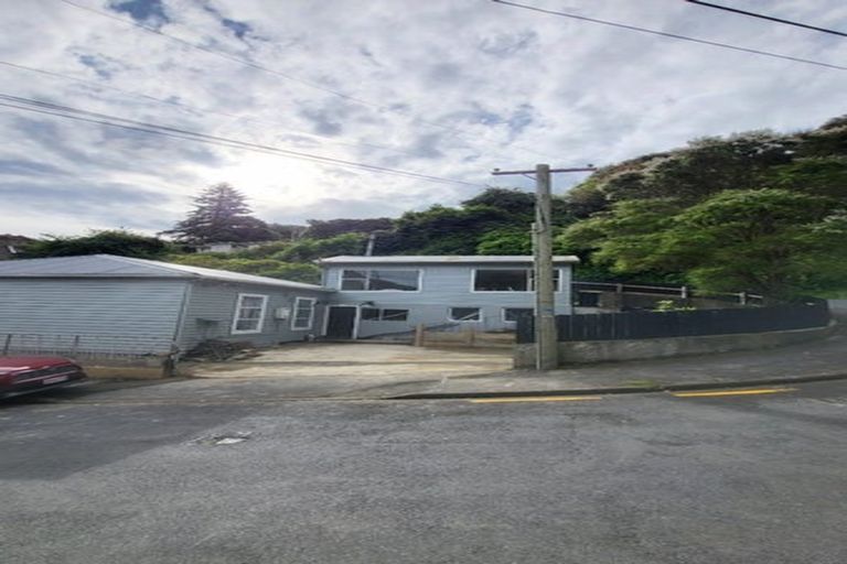 Photo of property in 71 Gladstone Road North, Dalmore, Dunedin, 9010