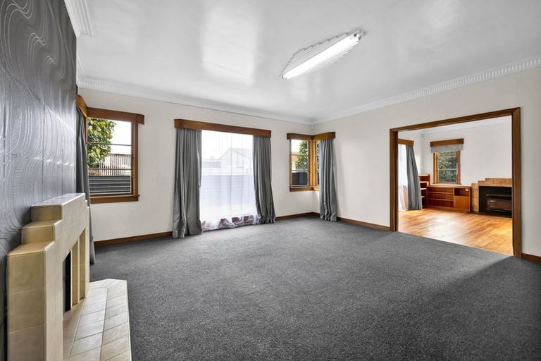 Photo of property in 230 South Road, Hawera, 4610