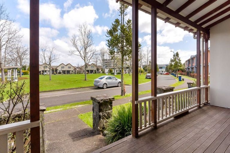 Photo of property in 3/8 Tuscany Way, Te Atatu Peninsula, Auckland, 0610