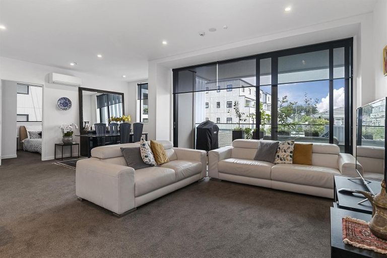 Photo of property in 107/8a Lake Pupuke Drive, Takapuna, Auckland, 0622