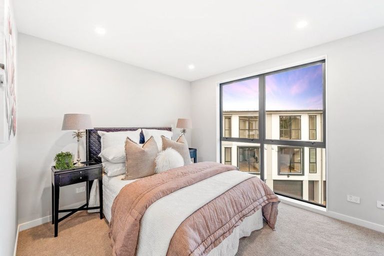 Photo of property in 8/218 Lake Road, Northcote, Auckland, 0627