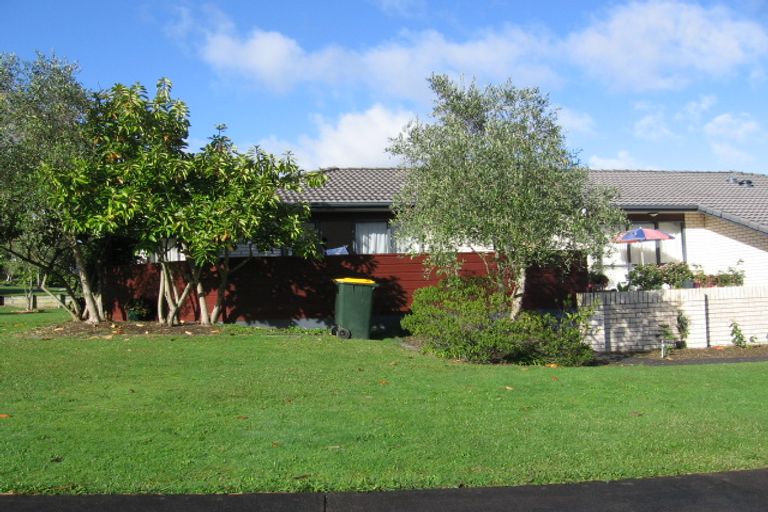 Photo of property in 2 Columbia Place, Albany, Auckland, 0632