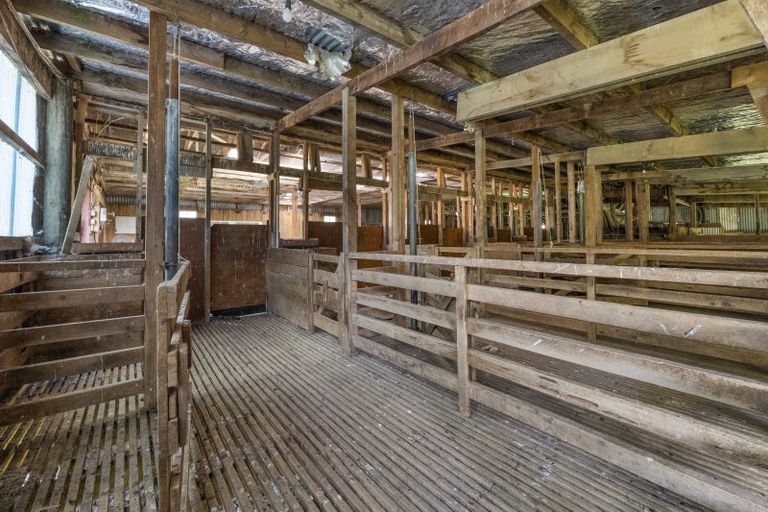 Photo of property in 2560 Rawhitiroa Road, Matemateaonga, Eltham, 4399