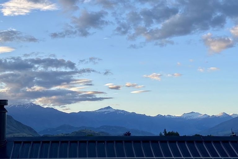 Photo of property in 13 Tuke Lane, Wanaka, 9305