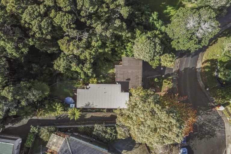 Photo of property in 1/3 Mcquoid Place, Glenfield, Auckland, 0629