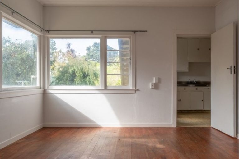 Photo of property in 16 Tuahine Crescent, Wainui, Gisborne, 4010