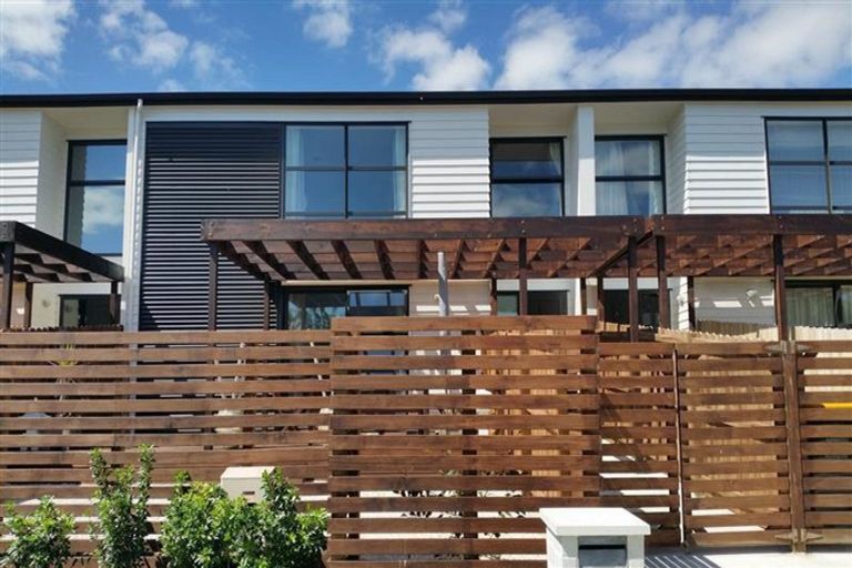 Photo of property in 6 Windfola Parkway, Takanini, 2112