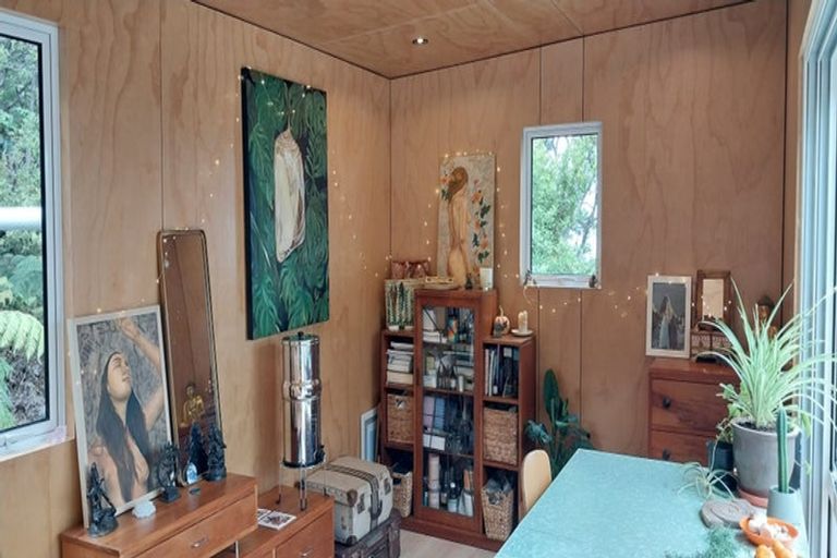 Photo of property in 525a Tuateawa Road, Tuateawa, Coromandel, 3583