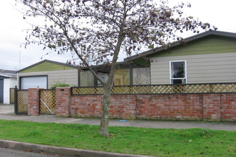 Photo of property in 31 Acacia Street, Kelvin Grove, Palmerston North, 4414