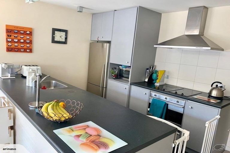 Photo of property in Montreaux Apartments, 1g/164 The Terrace, Wellington Central, Wellington, 6011