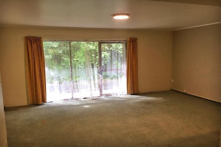 Photo of property in Recreation Reserve, 2/273 Grounsell Crescent, Belmont, Lower Hutt, 5010