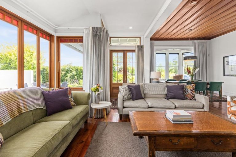 Photo of property in 340 Lawn Road, Clive, Hastings, 4180