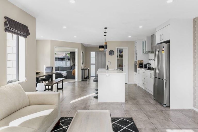 Photo of property in 16 Cole Thomas Place, Huntington, Hamilton, 3210