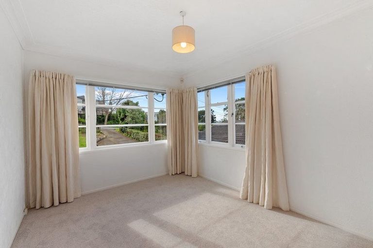 Photo of property in 60 Glengarry Road, Glen Eden, Auckland, 0602