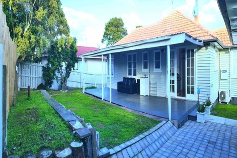 Photo of property in 36 Alfriston Road, Manurewa East, Auckland, 2102