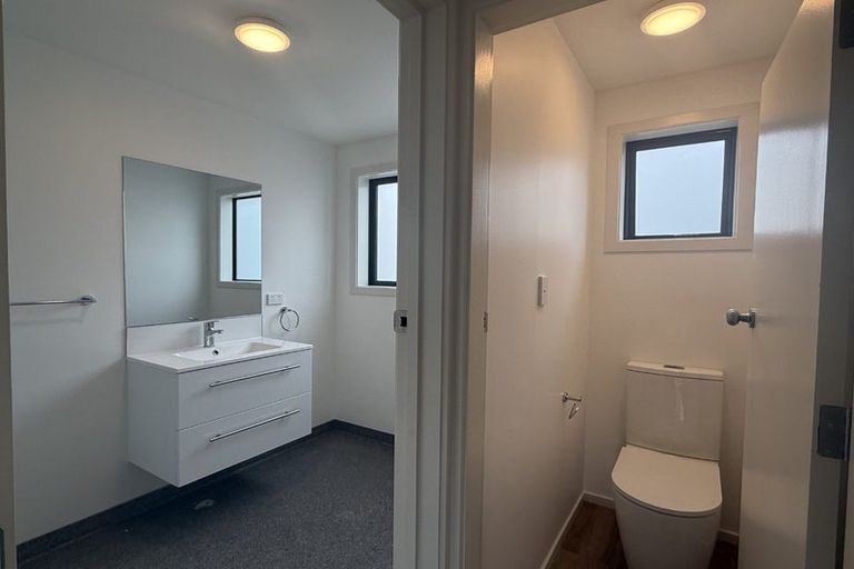 Photo of property in 2/7 Division Street, Riccarton, Christchurch, 8041