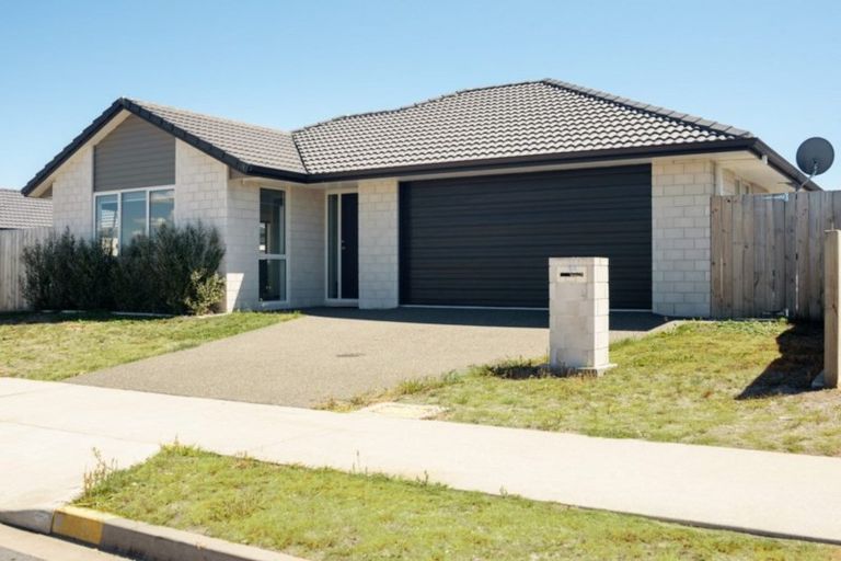 Photo of property in 30 Livingstone Drive, Papamoa Beach, Papamoa, 3118
