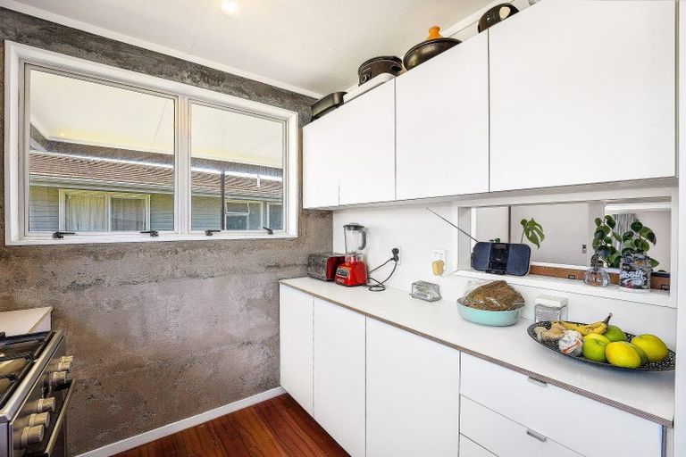 Photo of property in 18 Greenwich Grove, Stokes Valley, Lower Hutt, 5019