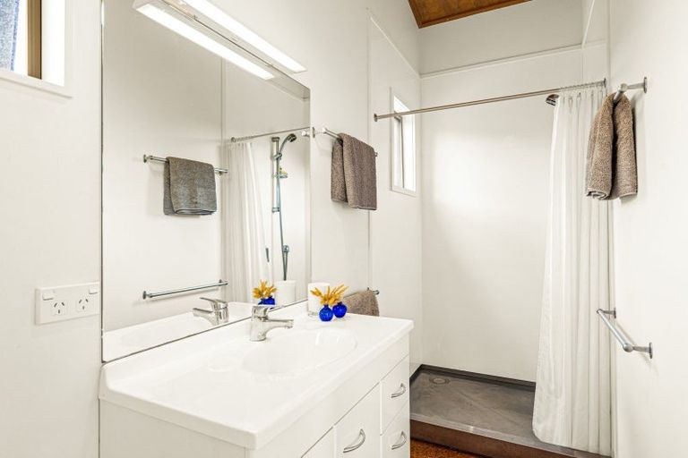 Photo of property in 42 Harbour View Road, Point Wells, Warkworth, 0986