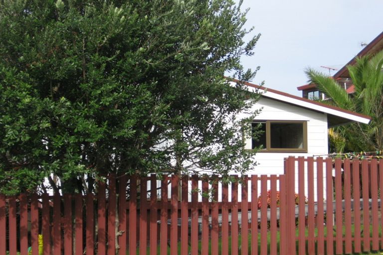 Photo of property in 37b Albatross Road, Red Beach, 0932
