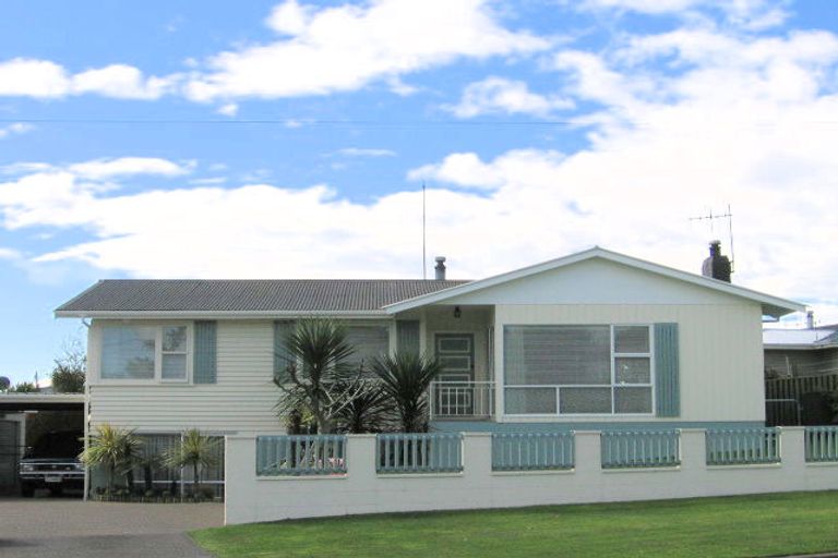 Photo of property in 90 Gillies Avenue, Taupo, 3330