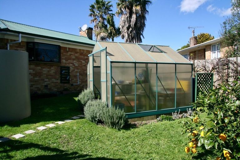 Photo of property in 70 Great South Road, Huntly, 3700