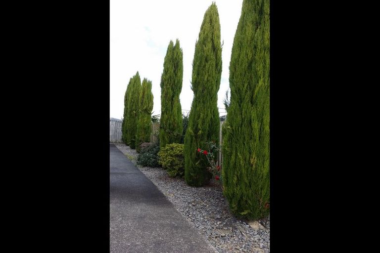 Photo of property in 80 Glenveagh Park Drive, Weymouth, Auckland, 2103