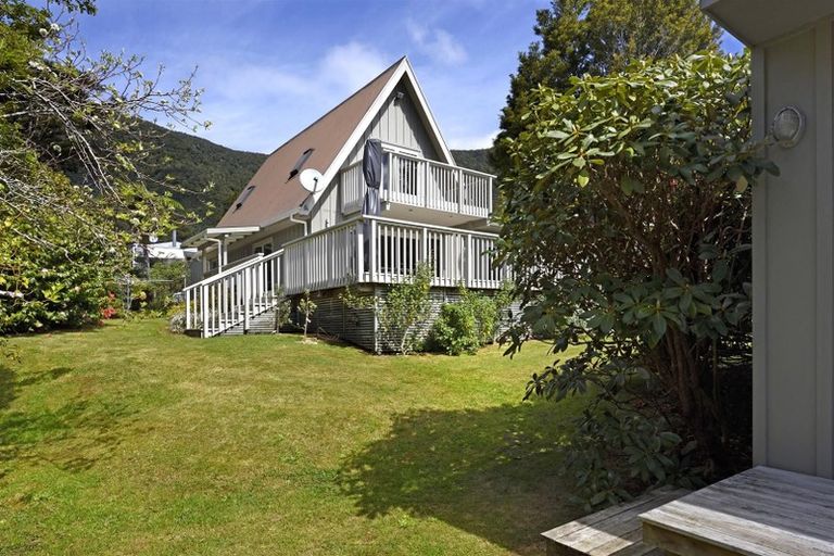 Photo of property in 2341 Croisilles-french Pass Road, Okiwi Bay, 7193