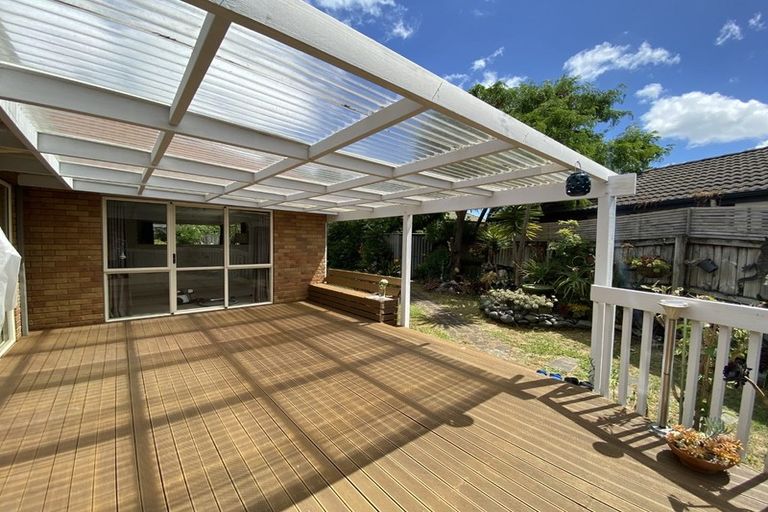 Photo of property in 8 Corfield Way, Burswood, Auckland, 2013