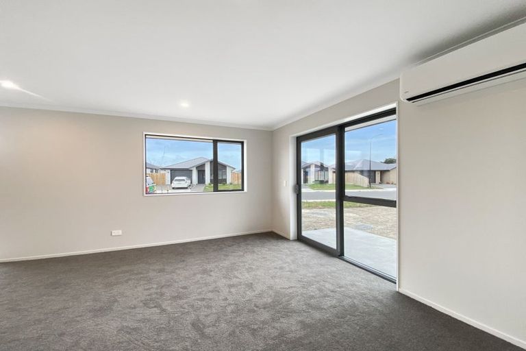 Photo of property in 14 Herridge Street, Woodend, 7691