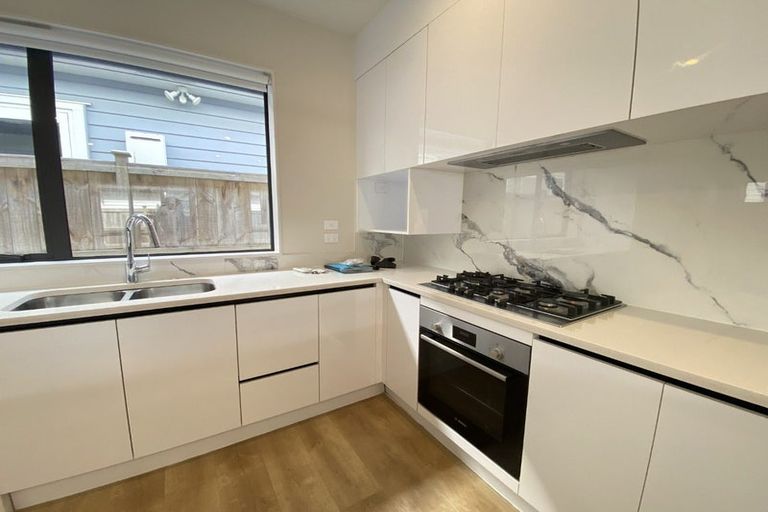 Photo of property in 2 Dorricott Avenue, Hobsonville, Auckland, 0616