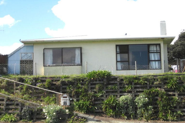 Photo of property in 74 Karaka Street, Castlecliff, Whanganui, 4501