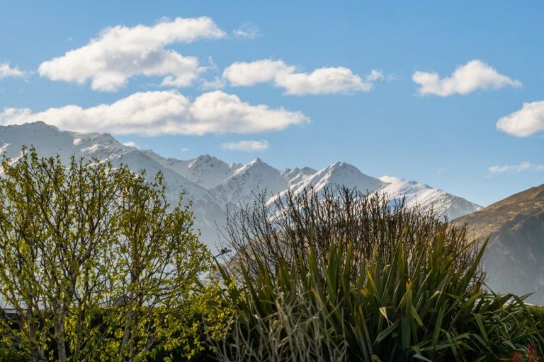 Photo of property in 9 Perrow Street, Wanaka, 9305