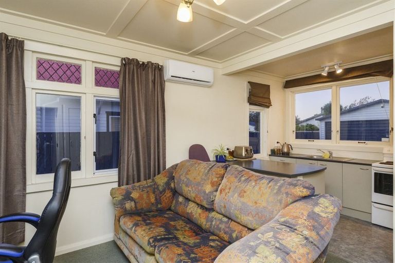 Photo of property in 99 Shamrock Street, Takaro, Palmerston North, 4412