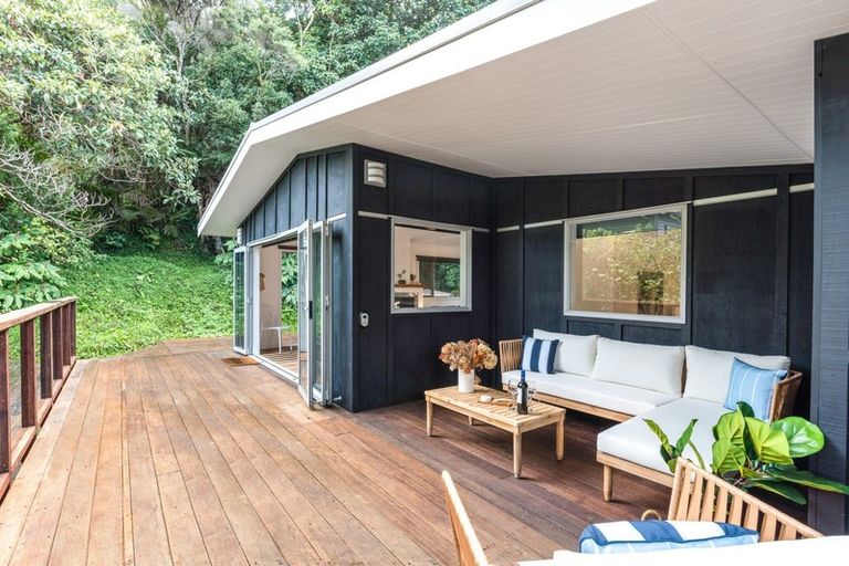 Photo of property in 17 Glen Brook Road, Omiha, Waiheke Island, 1081