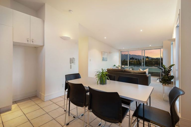 Photo of property in Rahiri Apartments, 4/23 Adelaide Street, Queenstown, 9300