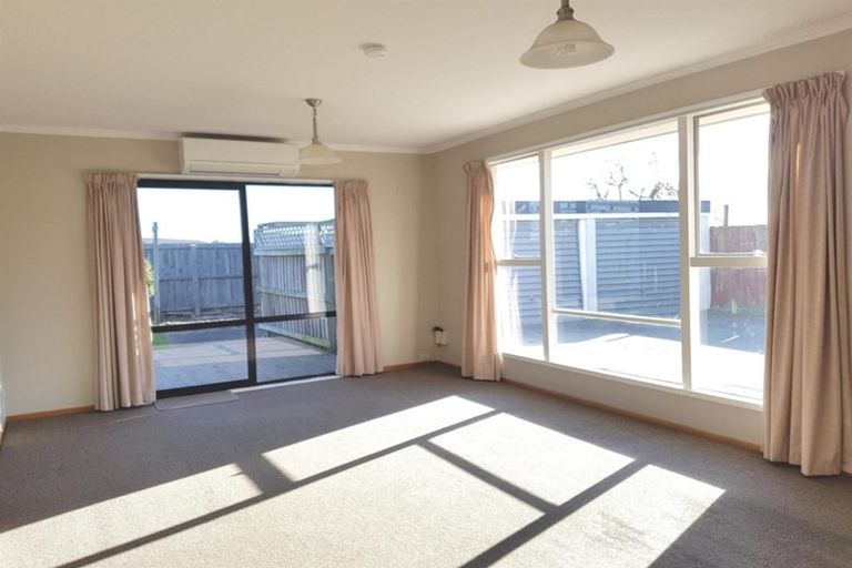 Photo of property in 2/31 Lamorna Road, Parklands, Christchurch, 8083