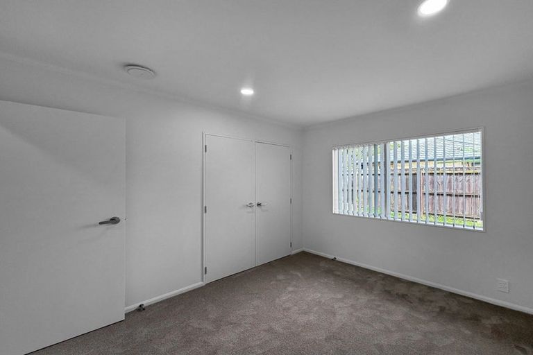Photo of property in 65 Redcastle Drive, East Tamaki, Auckland, 2013