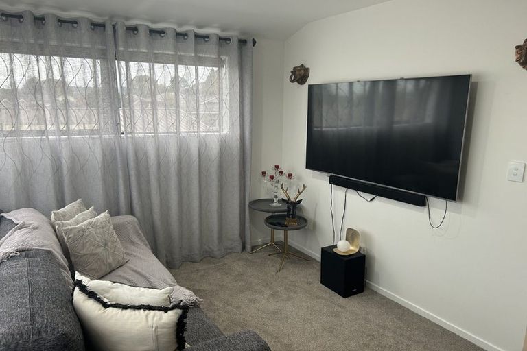 Photo of property in 43c Beach Road, Pahurehure, 2113