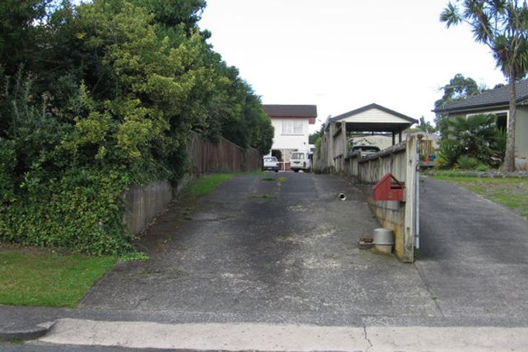 Photo of property in 9 Dawnhaven Drive, Te Atatu Peninsula, Auckland, 0610