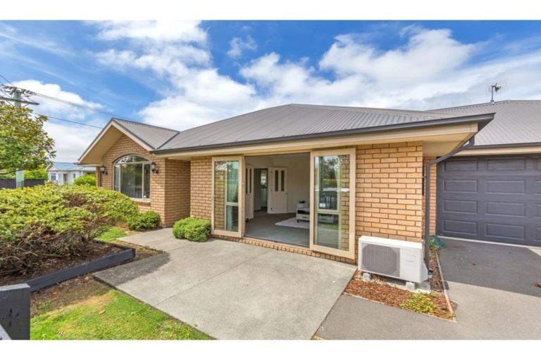 Photo of property in 24 Cooke Street, Somerfield, Christchurch, 8024