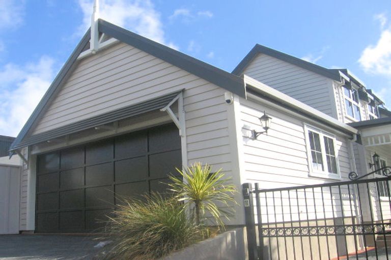 Photo of property in 13 Church Lane, Point Howard, Lower Hutt, 5013
