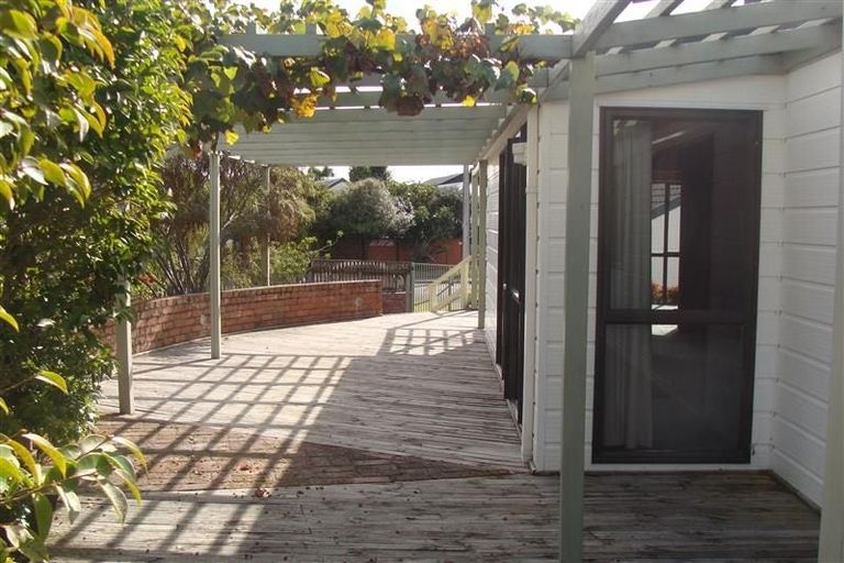 Photo of property in 76 Simpson Road, Papamoa Beach, Papamoa, 3118