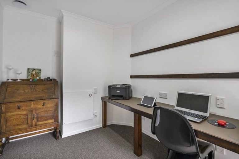 Photo of property in 3 Aztec Place, Conifer Grove, Takanini, 2112