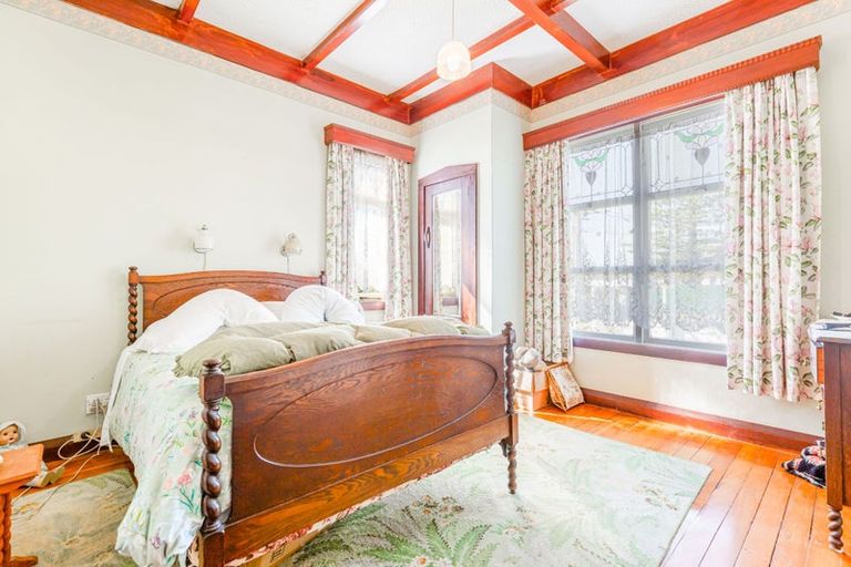 Photo of property in 8 Nikau Street, New Lynn, Auckland, 0600